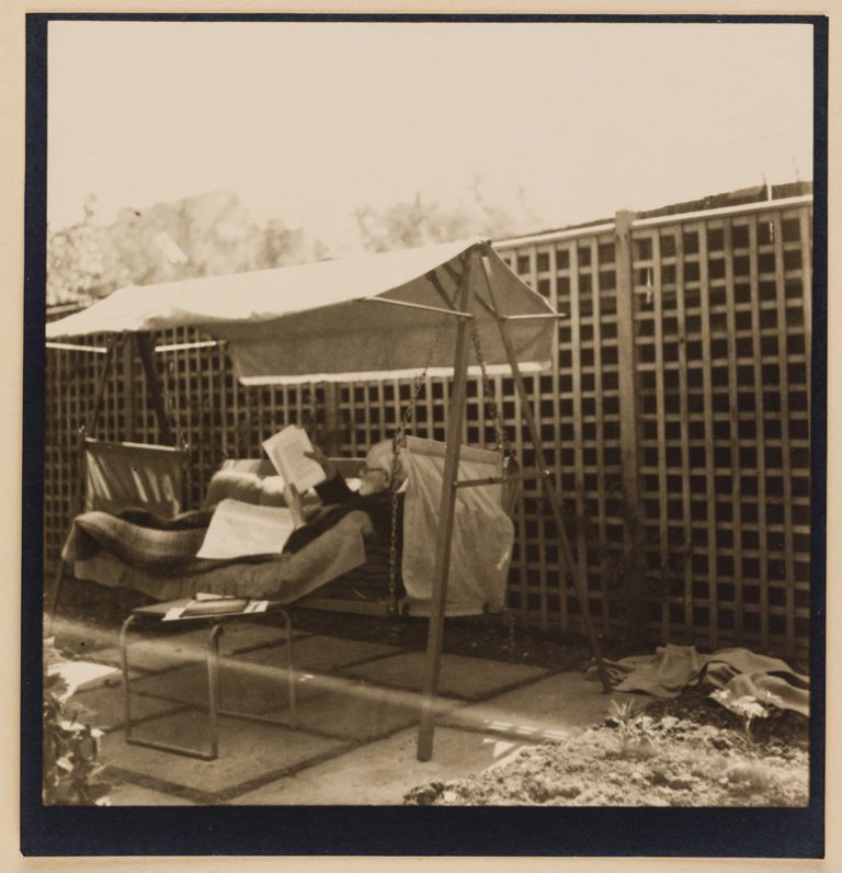 Freud lying down wikimedia in36-768×796